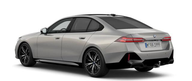 BMW 5-SERIE 520i M-Sport HeadUp H/K Pano Driving Pro Trekhaak Stoelventilatie