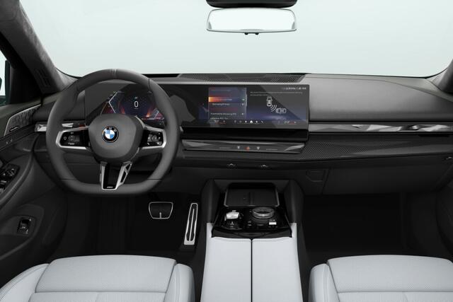 BMW 5-SERIE 540d xDrive | M Sportpakket Pro | Innovation Pack | Travel Pack | Comfort Pack | Trekhaak