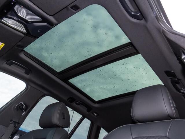 BMW 5-SERIE Touring 530e xDrive M-SPORT ** LASER, LEDER, PANORAMA, TREKH, HuD, HiFi, 19-inch LMV ** ¤ 39.750,= onder NP - Ex-BMW AG ** ** INFORMEER OOK NAAR ONZE AANTREKKELIJKE FINANCIAL-LEASE TARIEVEN **