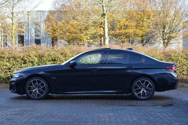 BMW 5-SERIE 530e Business Edition Plus M-Pakket HUD Pano Kuipstoelen ACC H&K