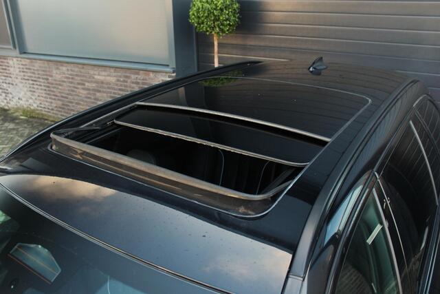 BMW 5-SERIE Touring 530e xDrive M-Sport | Panorama-dak | Comfort Stoelen | Harman & Kardon | Cruise Control Adaptief | Sfeerverlichting | Electrische Achterklep