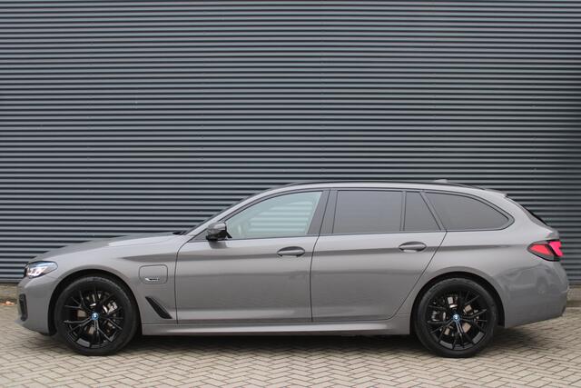 BMW 5-SERIE Touring 530e xDrive M-Sport Active Steering Laser Pano Vol-Leder Head-up
