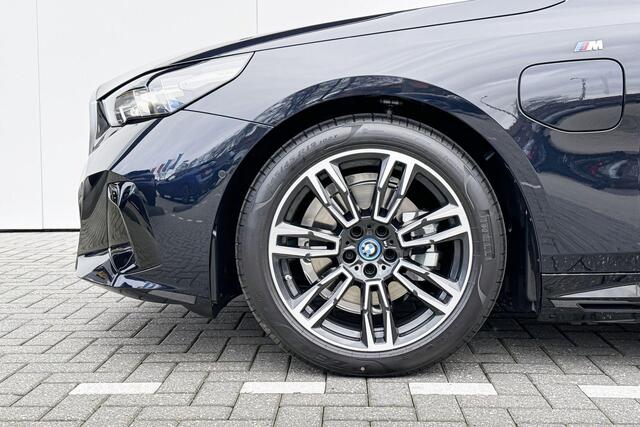 BMW 5-SERIE Touring 530e M Sport | Trekhaak | 19 Inch