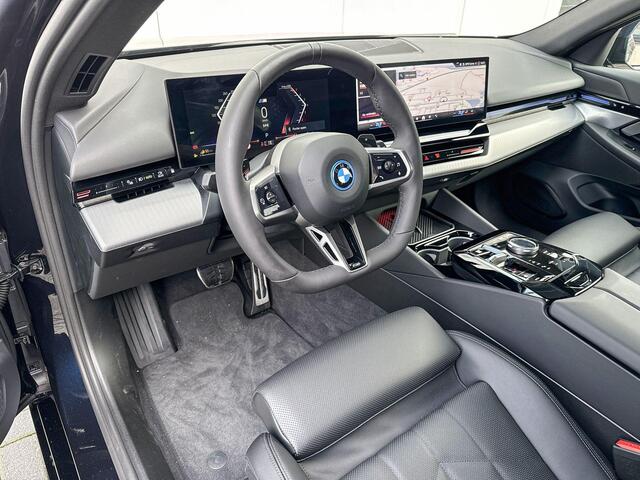 BMW 5-SERIE Touring 530e M Sport | Trekhaak | 19 Inch