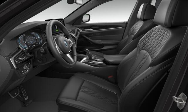 BMW 5-SERIE 530e M-Sport - Individual ''Crystal Casserit Black'' - Dak - Head-Up