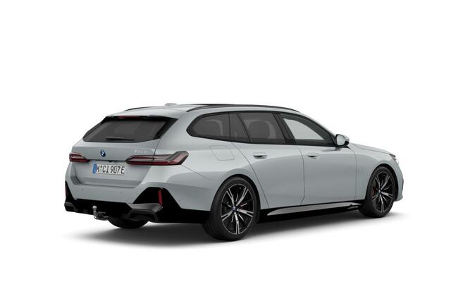 BMW 5-SERIE Touring 530e M Sport Edition | M Sportpakket Pro | Innovation Pack | Travel Pack | Comfort Pack | Trekhaak
