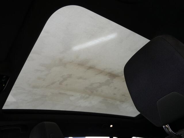 BMW 5-SERIE Touring 520i M-Sport | 19" | Panorama | Driving Assistant Plus | Harman Kardon | Trekhaak