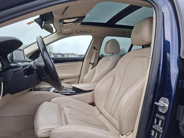 BMW 5-SERIE Touring 530i High Executive | Volleder | Pano | Luchtvering | Etc.