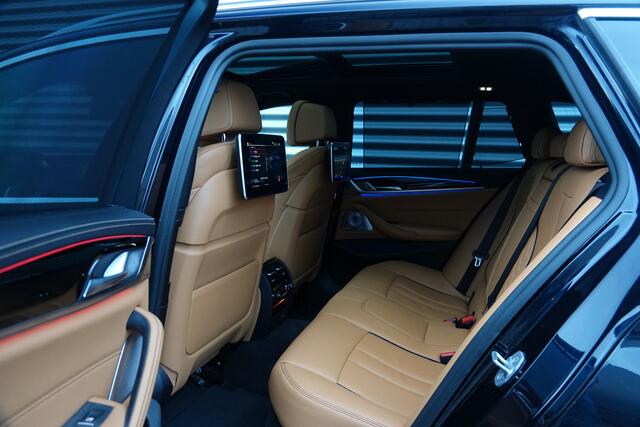 BMW 5-SERIE Touring 540d xDrive High Executive Edition | M-Sport | Pano | Bowers & Wilkins | Massage | Schermen Achter | Soft Close | Ventilatie | Laser | | NP ¤ 134.000 |