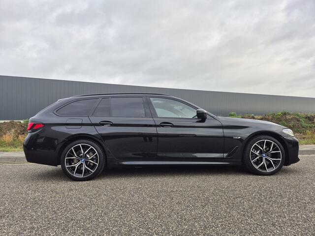 BMW 5-SERIE 530 e M-Sport Hybride Schuifdak, Leder M-pakket.