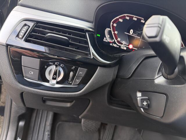 BMW 5-SERIE Touring 530d xDrive Business Edition Plus Carplay/Sportleer/Camera/Stoelverw