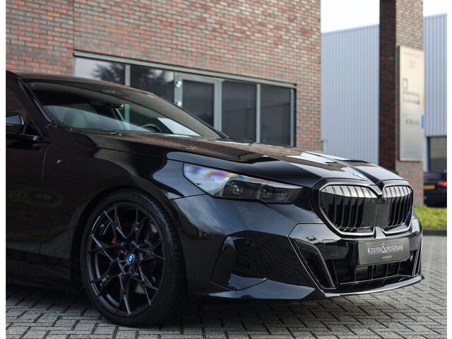 BMW 5-SERIE Touring 550e xDrive | M performance - Pano - B&W - Trekhaak
