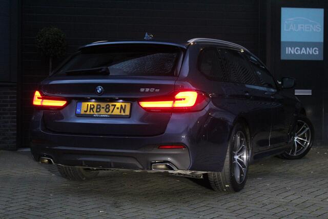 BMW 5-SERIE Touring 530e M-Sport | Stuur en Stoelverwarming | HUD | Elektrische stoelen | Sfeerverlichting