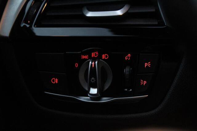 BMW 5-SERIE Touring 530e M-Sport | Stuur en Stoelverwarming | HUD | Elektrische stoelen | Sfeerverlichting