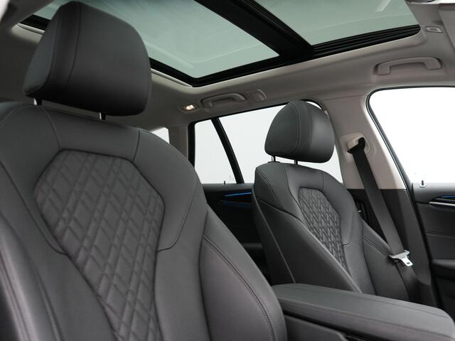 BMW 5-SERIE Touring 530e Executive Plug In Hybrid 293pk Dealer O.H. PHEV | Panodak | 360 Camera | Lederen Sportstoelen Verwarmd | Sfeerverlichting | Apple Carplay | Navigatie | Virtual | DAB |