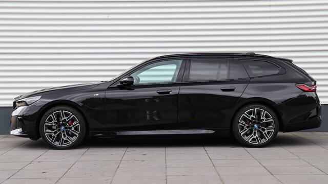 BMW 5-SERIE Touring 530e xDrive M-Sport Pro | Stoelventilatie | Harman/Kardon | Panoramadak | Head-up | Trekhaak
