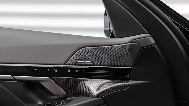 BMW 5-SERIE Touring 530e xDrive M-Sport Pro | Stoelventilatie | Harman/Kardon | Panoramadak | Head-up | Trekhaak