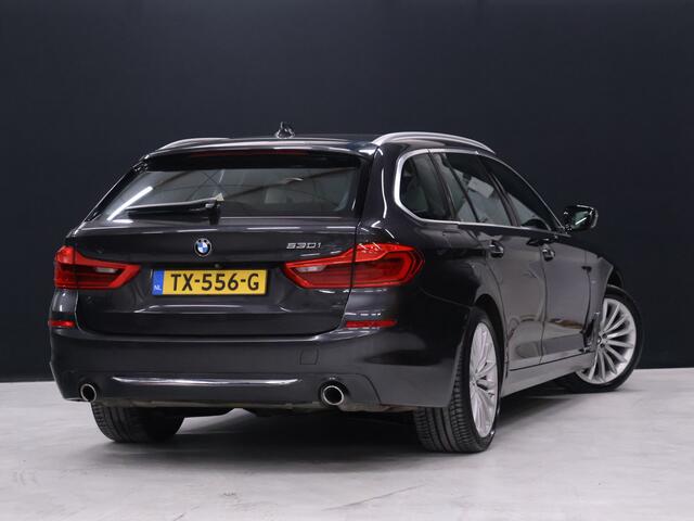BMW 5-SERIE Touring 530i High Executive Luxury Line [SCHUIFKANTELDAK, CRUISE CONTROL, BLUETOOTH TELEFOON, HUD, ACTIVE PROTECTION, ACHTERUITRIJCAMERA, PDC V+A, STOELVERWARMING, STUURVERWARMING, BMW ADAPTIVE LED, NIEUWSTAAT]