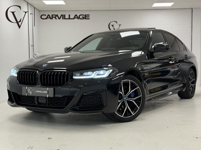 BMW 5-SERIE 530e xDrive M-Sport Pro | Sportstoelen | Harman/Kardon | Schuif/