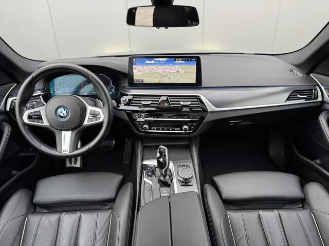 BMW 5-SERIE Touring LCI 530e M Sport High Executive | Panorama | Leder | 19" | HiFi Audio | Stoelverwarming v + a
