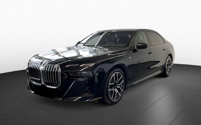 BMW 7-SERIE 740d xDrive M-Sport PanoSky ACC Head-Up SurroundView