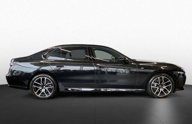 BMW 7-SERIE 740d xDrive M-Sport PanoSky ACC Head-Up SurroundView