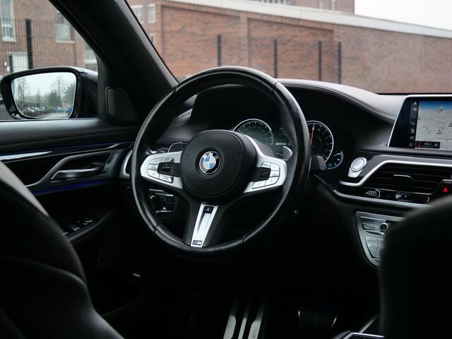 BMW 7-SERIE 740e iPerformance High Executive 326 Pk Automaat Navi / Leer / DAB / Apple Carplay / Schuifdak / M-pakket