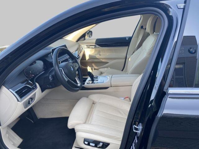 BMW 7-SERIE 730d 286 PK ACC Head-Up Trekhaak Massage Soft Close 20 Inch