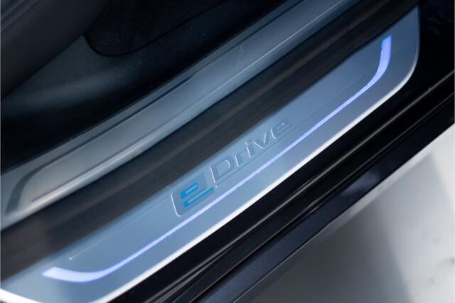 BMW 7-SERIE 740e iPerformance High Executive HEAD-UP / SOFTCLOSE / PANO / LEER