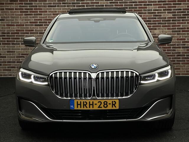 BMW 7-SERIE 745Le xDrive High Executive chauffeur pakket Lounge Panorama Dealer Garantie Massage