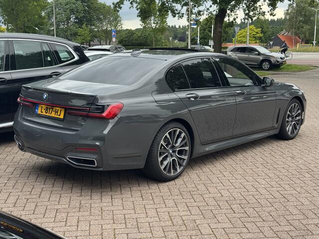 BMW 7-SERIE 745e High Exe. M Sport / Schuifdak / 360Camera / Head-up / Softclose / 20'' / Volleder / Nachtzicht / Laser LED / Stoelmassage 4x / Stoelventilatie 4x / Dodehoek / DAB / Navigatie / ACC