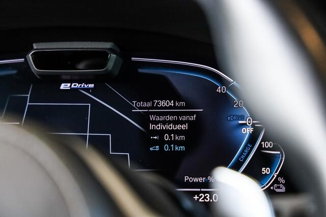 BMW 7-SERIE 745e High Exe M-Sport Individual Comfortstoelen V/A Nappa Leder Memory/ Koeling/ Massage, Glasdak, ACC, HUD, Softclose, Laser, Keyless, Harman-Kardon, Driving Ass/ Warmte Comfort/ Airco Comfort/ Park+ Pakket, 4 Zone, Bmw Live, Lmv 20''