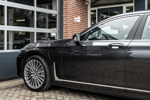 BMW 7-SERIE 745 745e High Executive | Panorama | Head-Up | H/K | 4 wielbesturing | Laser | 360 | Soft Close | 20 Inch |