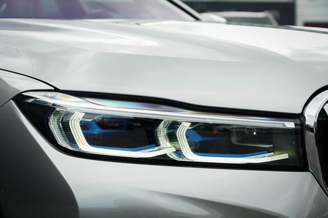 BMW 7-SERIE 745e High Executive / M-Sport / Schuifdak / NL Auto / Nieuwe Accu