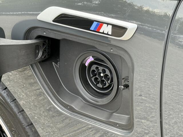 BMW 7-SERIE M760e xDrive | Two-Tone exterieurlak | Individual leder | M-Pro | Trekhaak | B&W | Theatre screen | 21"