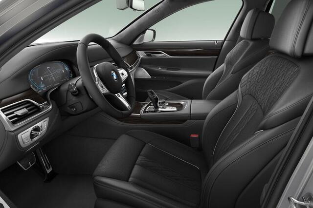 BMW 7-SERIE 745Le High Executive / CoPilot Pack / Active Steering / Executive Lounge Seating / Bowers & Wilkins / Entertainment systeem Professional