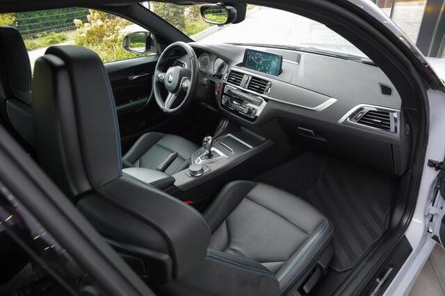 BMW M2 Competition 411pk DCT Coupé |Track pack|M-performance carbon|schuif/kantel|20" Wheelforce||Harman&Kardon|Apple Carplay|stoelverwarming|