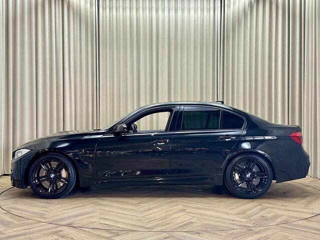 BMW M3 3-serie DCTA *Keramisch* BLACK EDITION / Carbon dak / HUD / Harman Kardon / Stuur/Stoelverwarming / Keyless / 19"M-velg