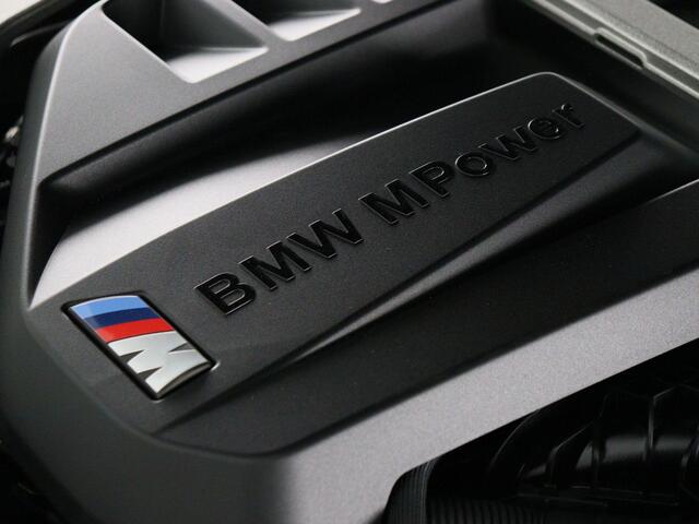 BMW M3 3-serie Touring CS | British Racing Green | Keramische remmen | Head-Up | Carbon Bucket Seats | Camera | Stuurwiel verwarmd |