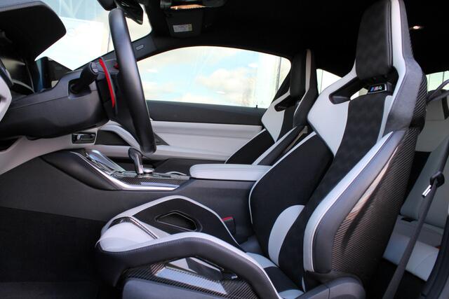 BMW M4 4-serie Coupé xDrive Competition High Executive Automaat / M Carbon kuipstoelen / Laserlight / M Adaptief onderstel / Comfort Access / M Carbon-keramisch remmen