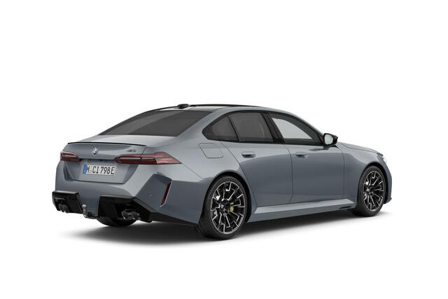 BMW M5 / Keramische remschijven / M Driver's Pack / Driving Assistant Professional