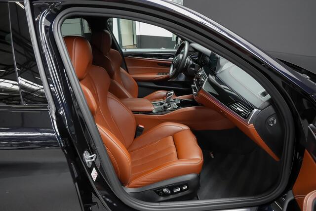 BMW M5 5-serie 625pk Competition xDrive |carbon dak|Bowers & Wilkins|soft close|360 camera|sportuitlaat|luxe lederen bekleding|memory|HUD|stoelverwarming en ventilatie|20"|elek. achterklep|