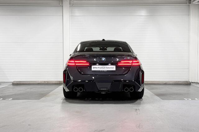 BMW M5 5 Serie Sedan | M-Drivers Pack | Carbon Pack incl Carbon Dak | Comfort Pack | Bowers&Wilkins | Driving Assistant Professional | M-Carbon Keramische Remmen | Comfort Access | Trekhaak