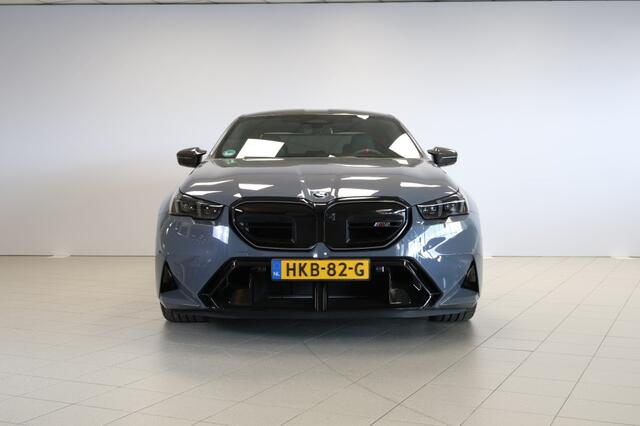BMW M5 Sedan - Ultimate Pack - Keramische Remmen - Carbon Pack