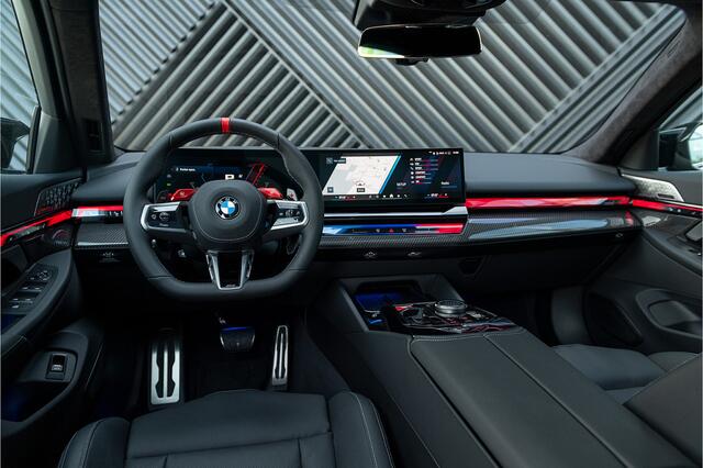 BMW M5 Touring V8 Hybride M Keramisch Pano Alcant.Hemel Bowers&Wilkins Trekhaak