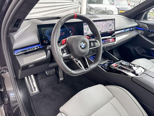 BMW M5 Sedan M Driver's Pack / Comfort Pack / Panoramadak / Driving Assistant Professional / Parking Assistant Professional