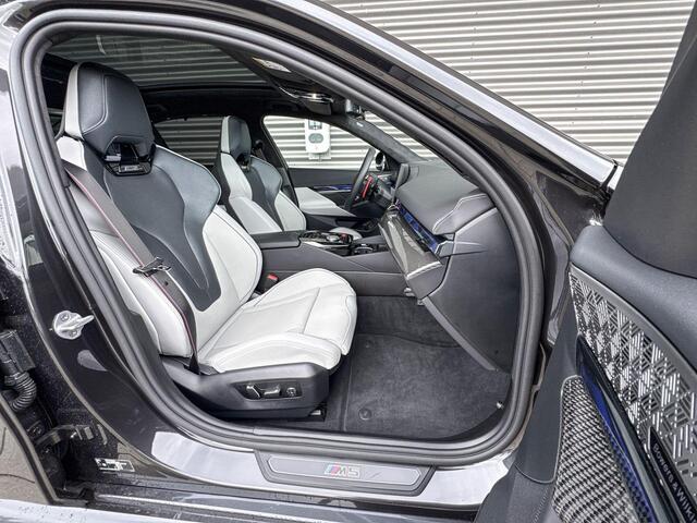 BMW M5 Sedan M Driver's Pack / Comfort Pack / Panoramadak / Driving Assistant Professional / Parking Assistant Professional