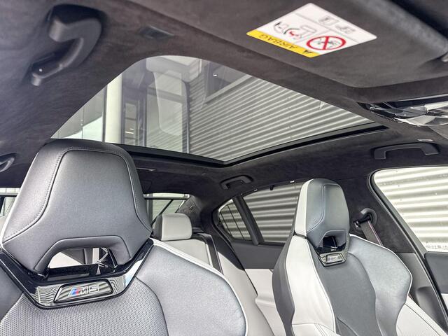 BMW M5 Sedan M Driver's Pack / Comfort Pack / Panoramadak / Driving Assistant Professional / Parking Assistant Professional