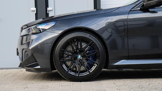 BMW M5 Sedan | Carbon Pack | Stoelventilatie | Comfort Pack | Bowers & Wilkins | Head-up