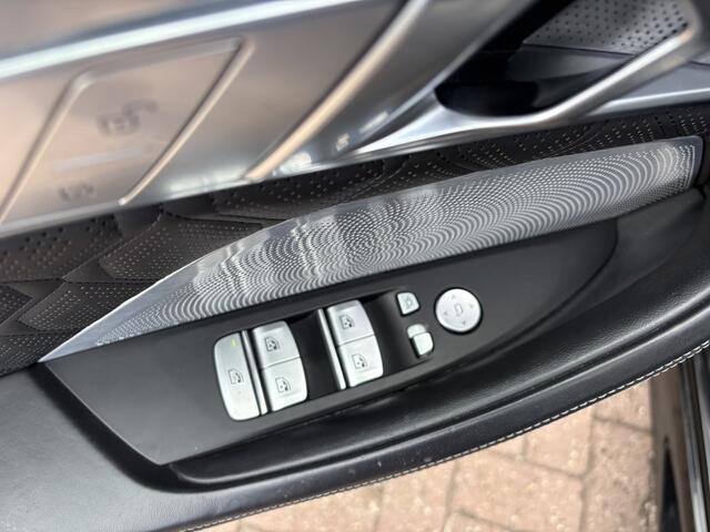 BMW M8 8-serie Gran Coupé Competition, all black.